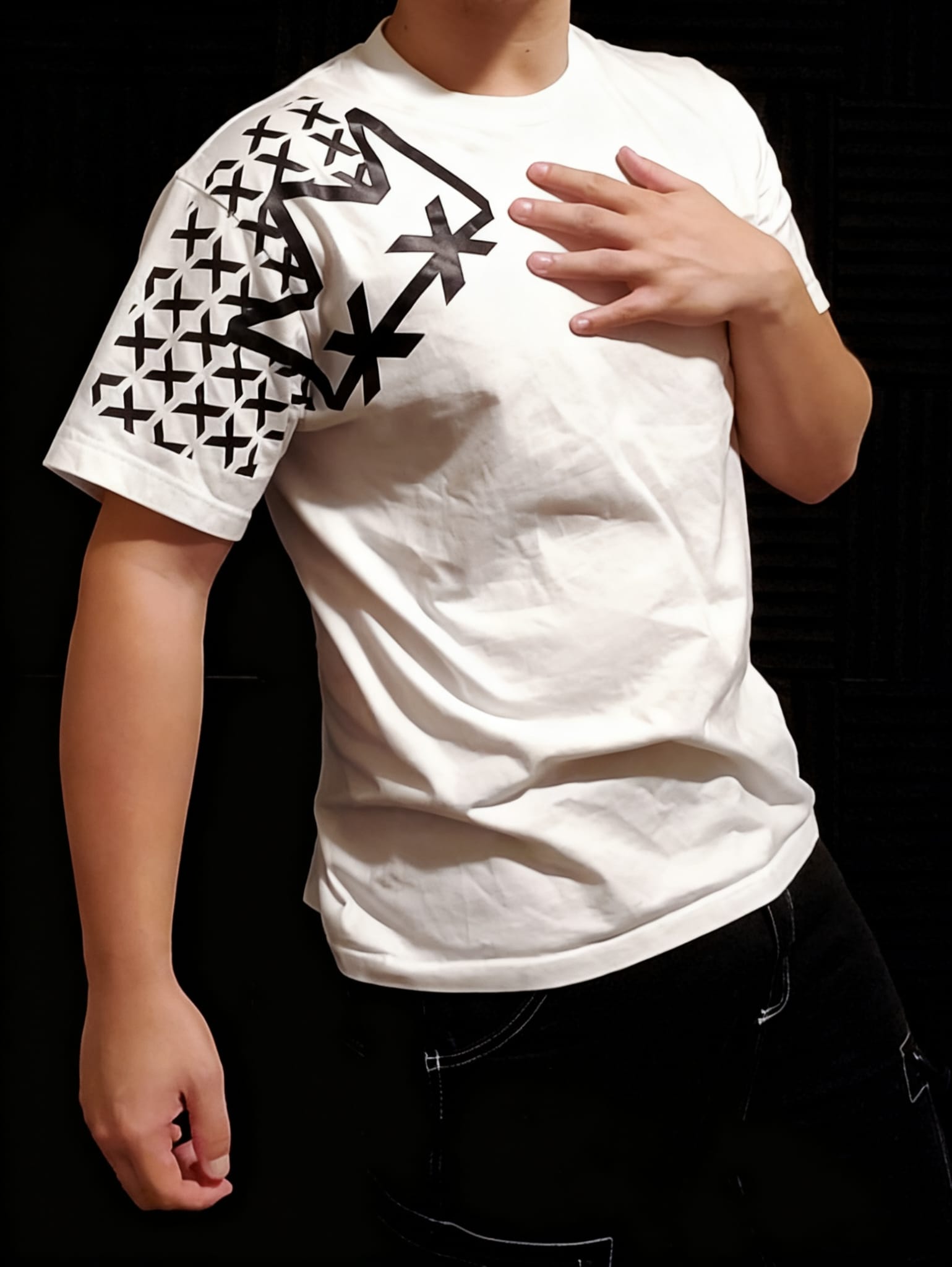 Lowxxy Chainmail vintage-inspired graphic tee, front view